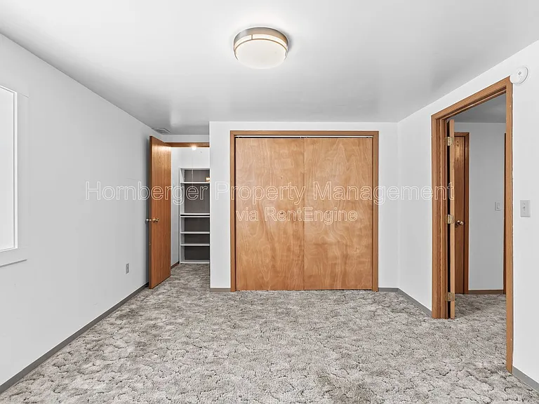1703 N Walnut Rd — Photo 15