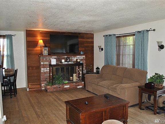 3rd image of 304 W Knolls Vista Dr