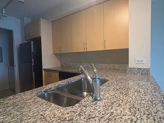 5th image of 2210-116 E 13th St