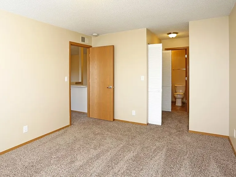 Westbrooke Apartments — Photo 8