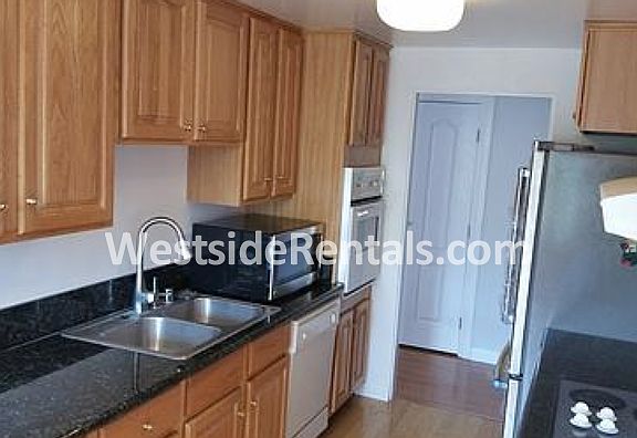 2nd image of 100 Loma Ave #17