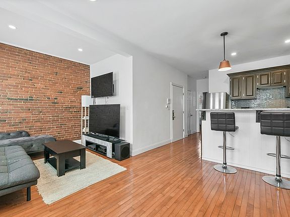 3rd image of 168 F St APT 3