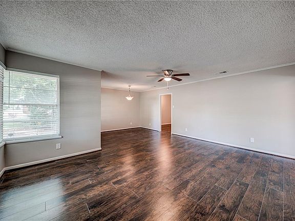 5th image of 2229 E Illinois Ave