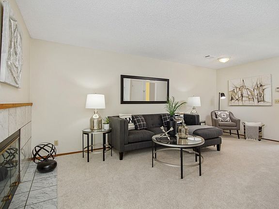 3rd image of 5215 Macaw Way