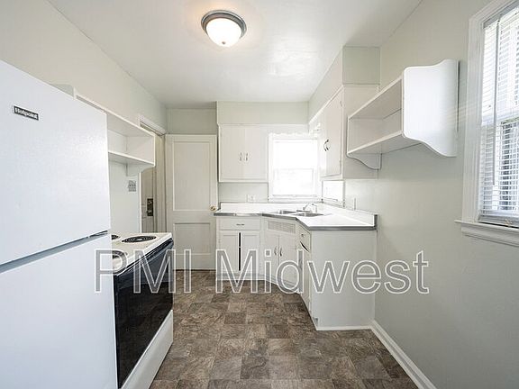 4th image of 3825 Spann Ave