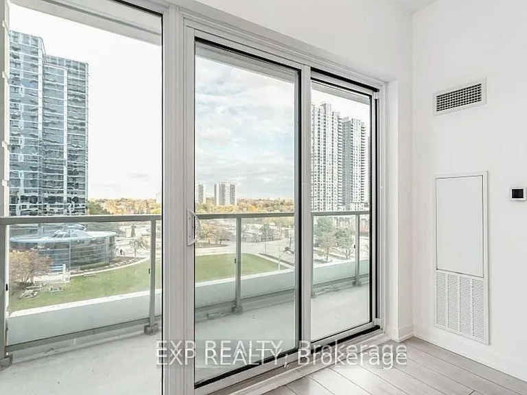 2033 Kennedy Rd #707 — Photo 35