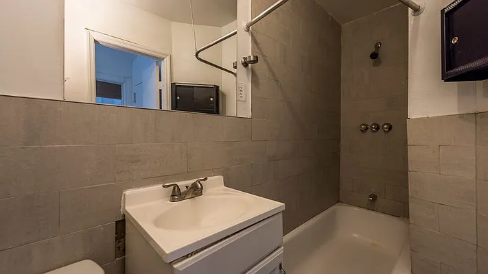 Rented by Nooklyn NYC LLC | media 20