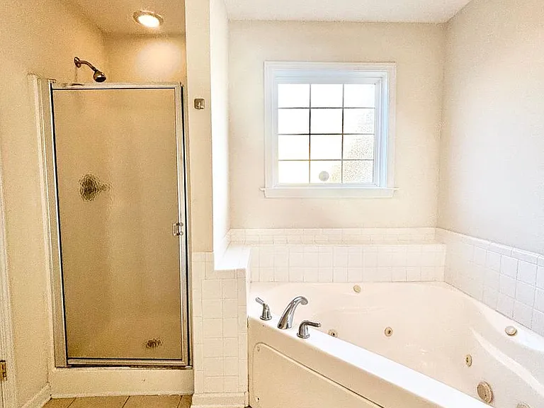 1711 Renwick Dr #102 — Photo 18