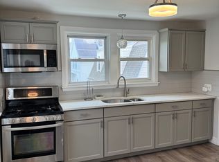 101 Rutherglen Ave #2, Providence, RI 02907