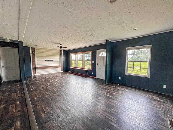 4th image of 176 Old Flowers Rd.
