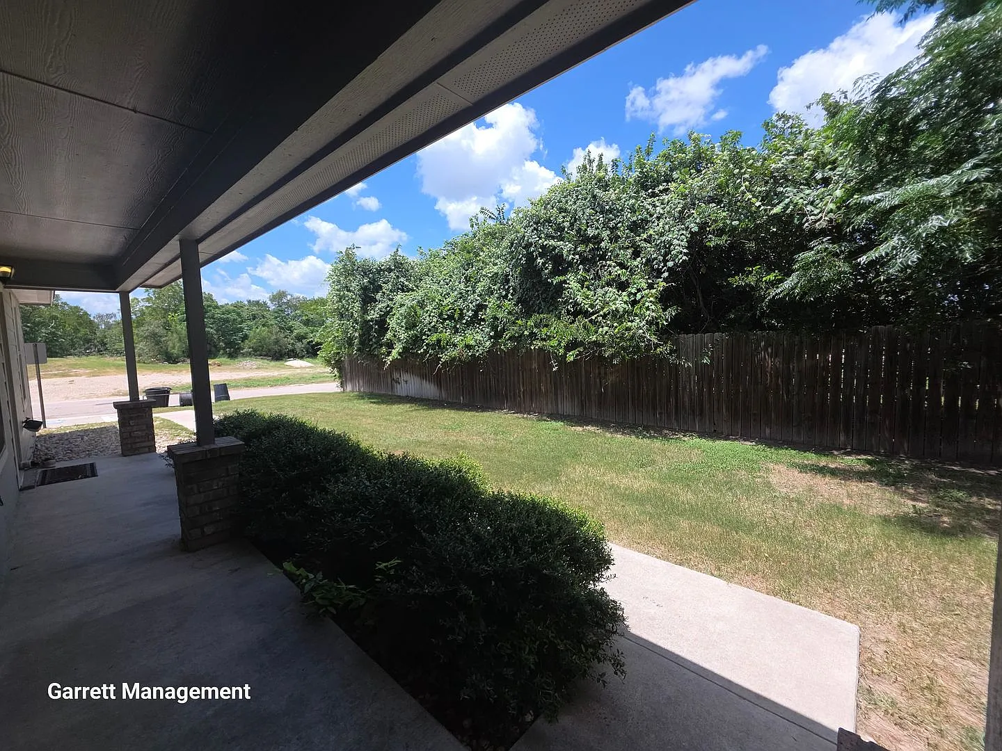 1013 Mill St — Photo 4