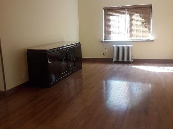 5th image of 8847 Bay 16th St APT D3