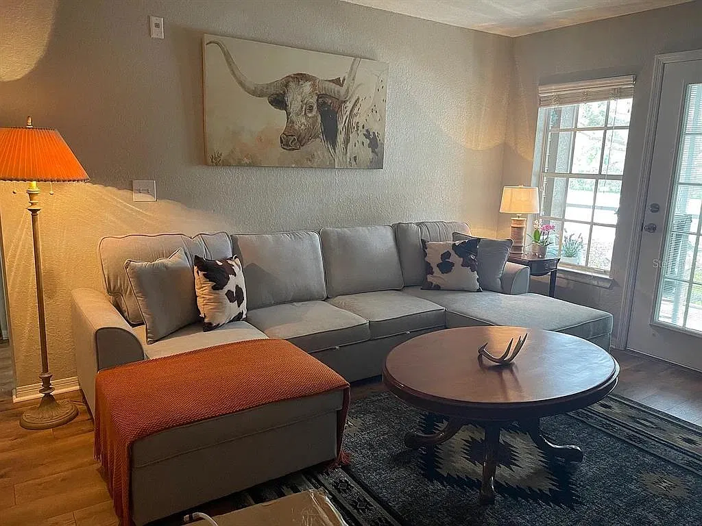 8917 Manor Loop — Photo 2