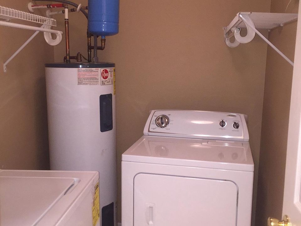 Laundry Room w/ W/D