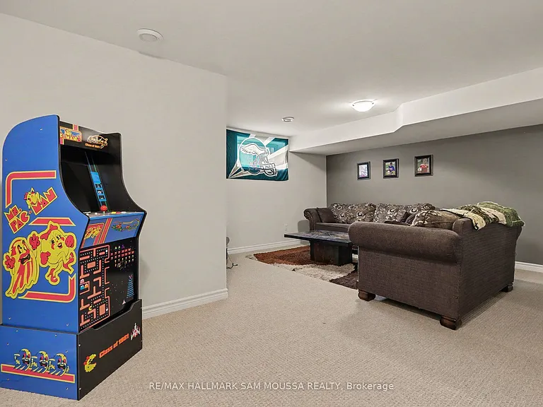 211 Tim Sheehan Pl — Photo 24