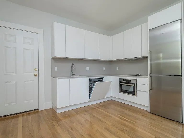 31 South St #12 — Photo 2