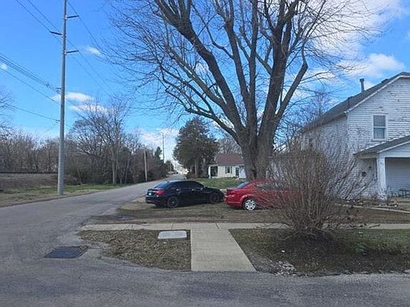 5th image of 1431 Washington St