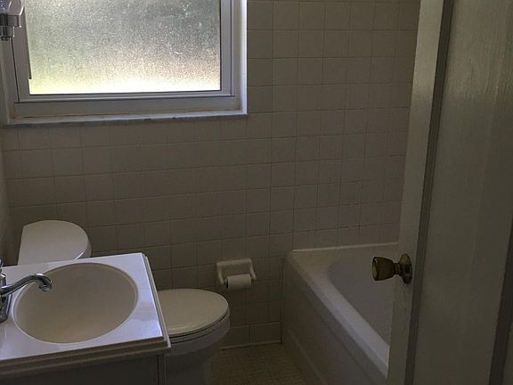 4th image of 3577 Saybrook Ave APT 5