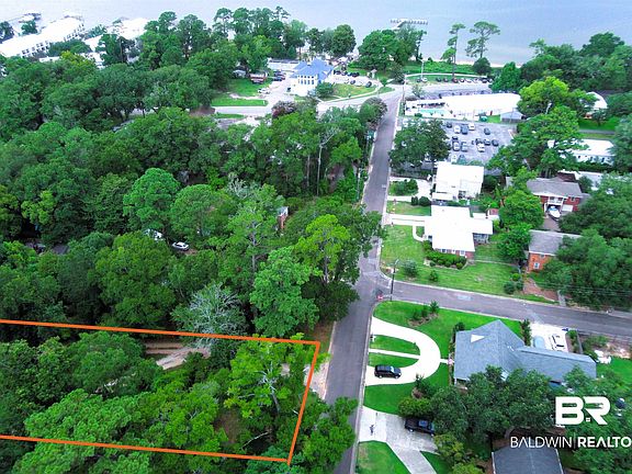 4th image of 104 Laurel Ave