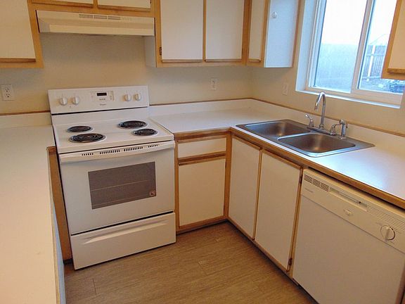4th image of 60 Dion Ct #0