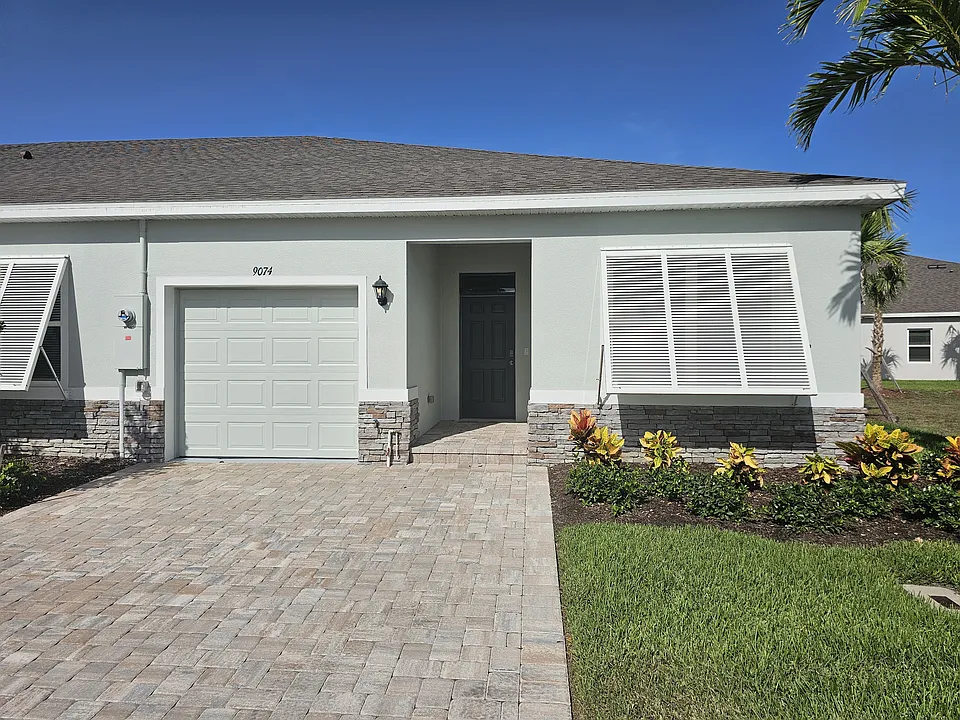 9074 Orchid Reserve Cir