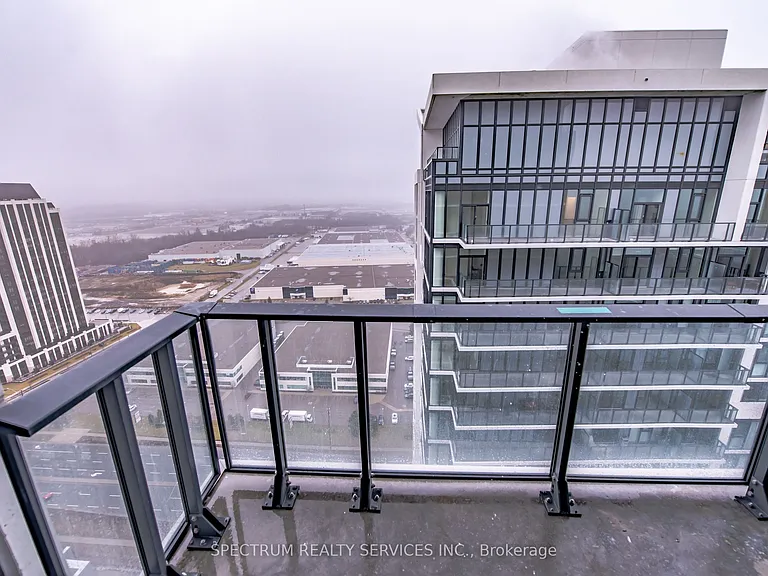 9000 Jane St #Penthouse 119 — Photo 35