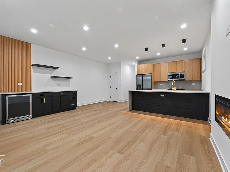 2327 S Homan Ave #2 — Photo 2