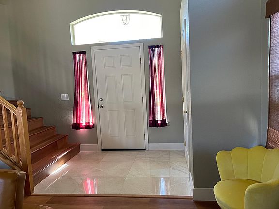 2nd image of 686 Hillswick Cir