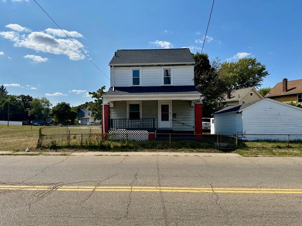 323 Belden Ave NE