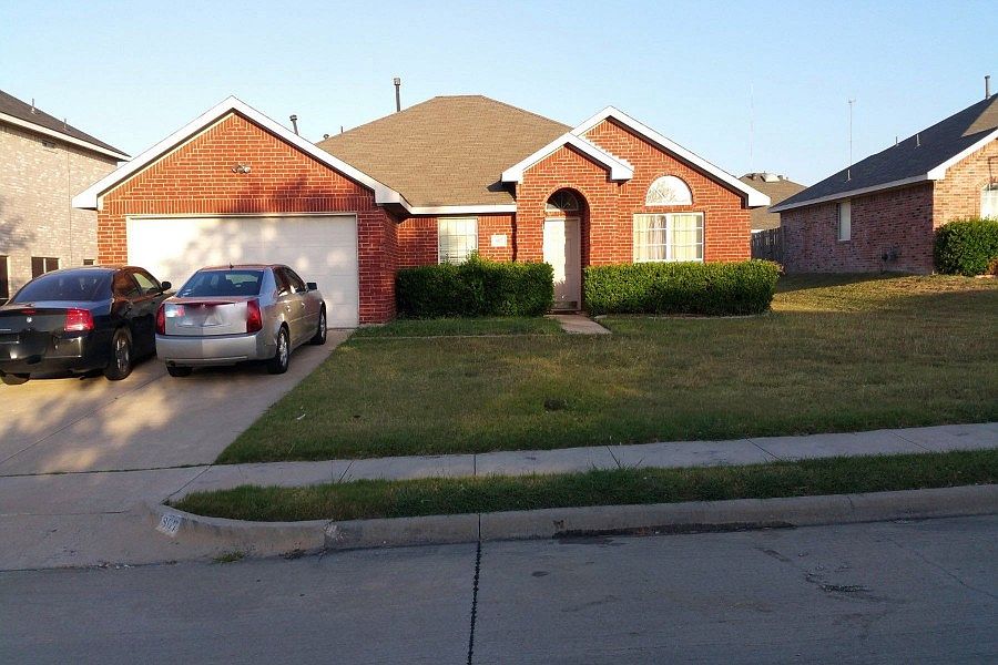 1st image of 807 Parkside Dr