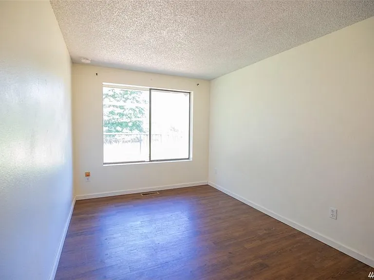8985 Miller Rd NE — Photo 22