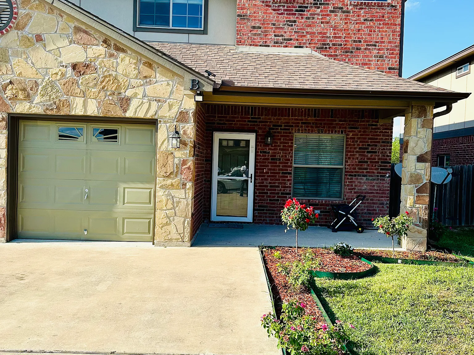3 bed, 2.5 bath, 1500 sqft, $1,500 — Photo 2