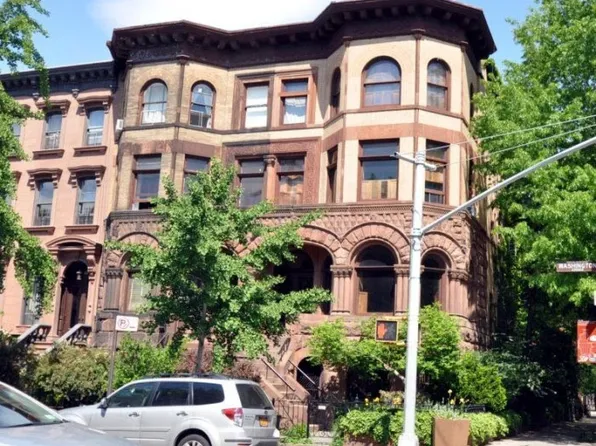 229 Washington Avenue image 1 of 3