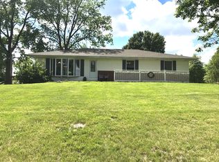 1411 SW Dittemore Rd, Saint Joseph, MO 64504