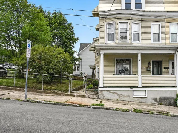 222 S 2nd St, Coaldale, PA 18218