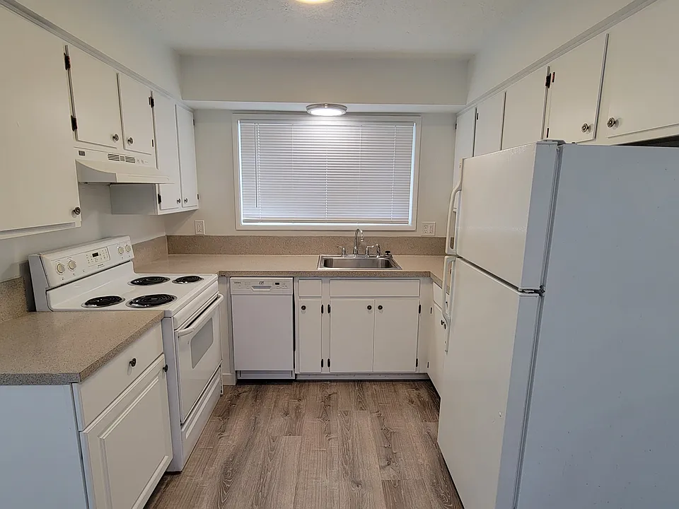 21724 SE Alder Dr #3