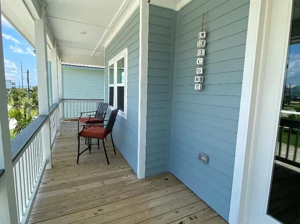 4002 Mendocino Dr, Galveston, TX 77554