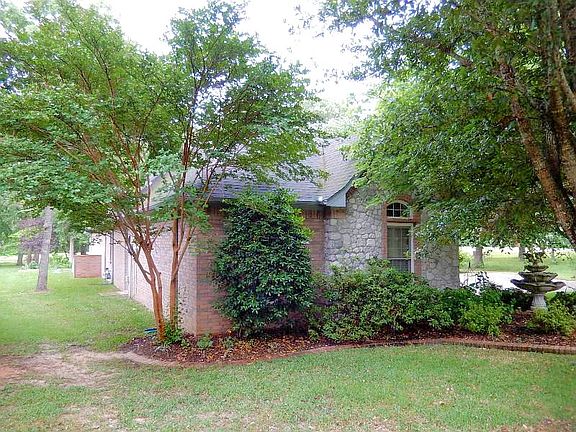 5th image of 213 Dogwood Lakes Cir