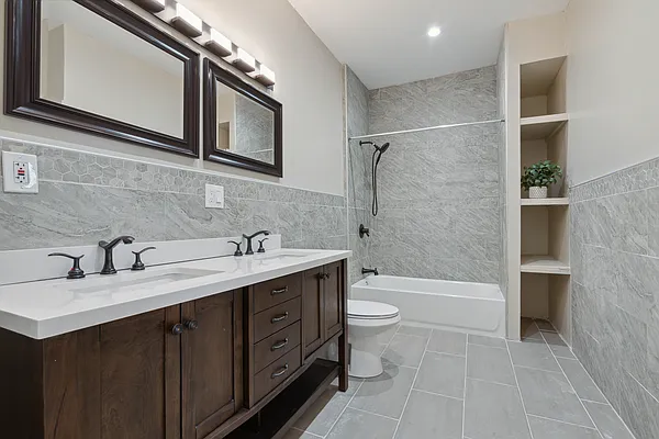 Rented by Compass | media 21