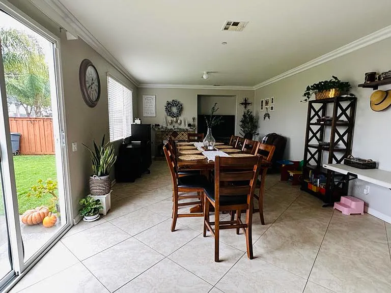 350 Huerta St — Photo 4