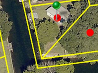 6130 Island Dr, Weeki Wachee, FL 34607