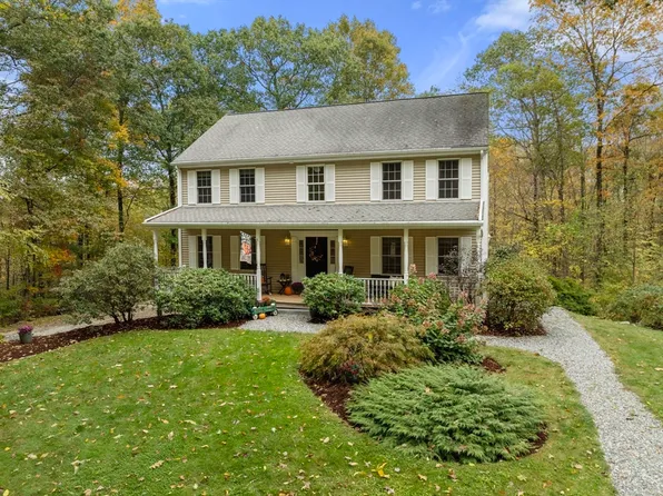 26 Town Farm Rd, Brookfield, MA 01506