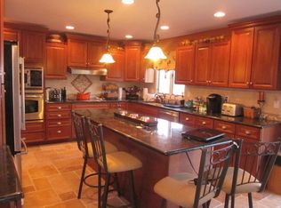 10 Rochambeau Rd, Pompton Plains, NJ 07444