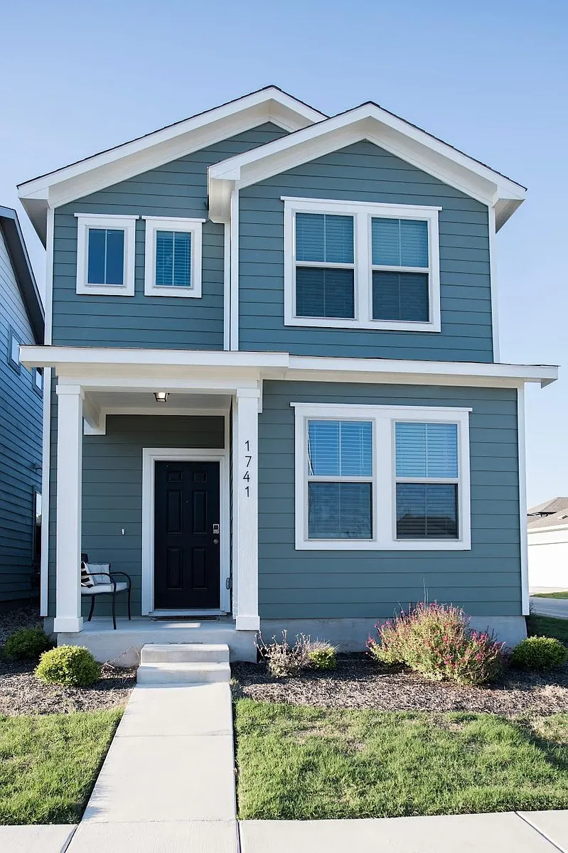 Front of house - corner lot with second largest plot in the neighborhood - 1741 Fountain Bridge Dr