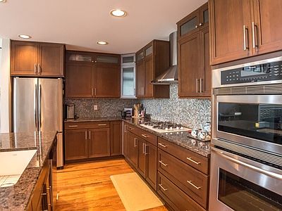 5th image of 2843 N Lincoln Ave APT 103