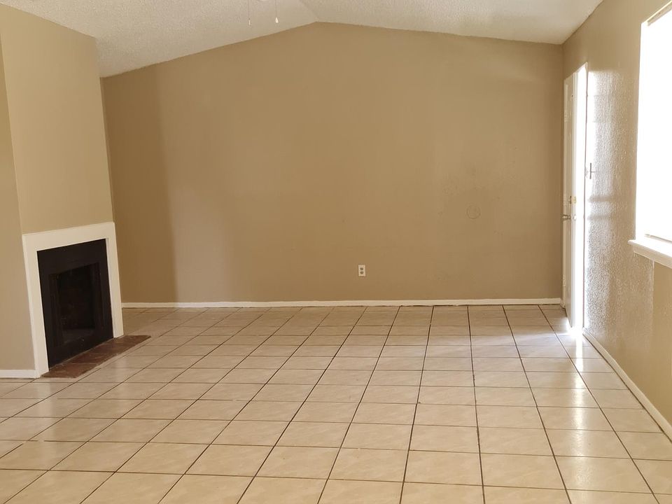1st image of 2102 N 7th St APT 18
