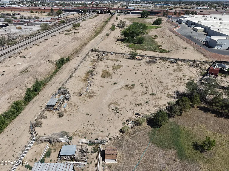 9401 Pavo Ln — Photo 6