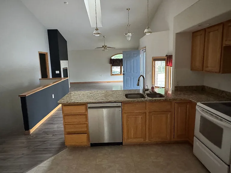2108 Sherwood Forest Ct — Photo 8