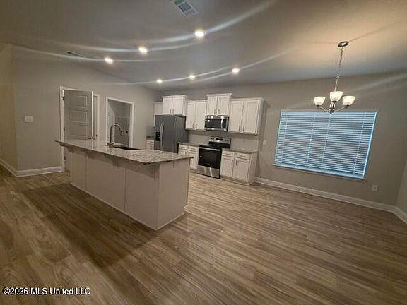 4th image of 15273 Woodmanse Way