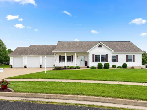512 N Fairgrounds Way, Elmwood, IL 61529